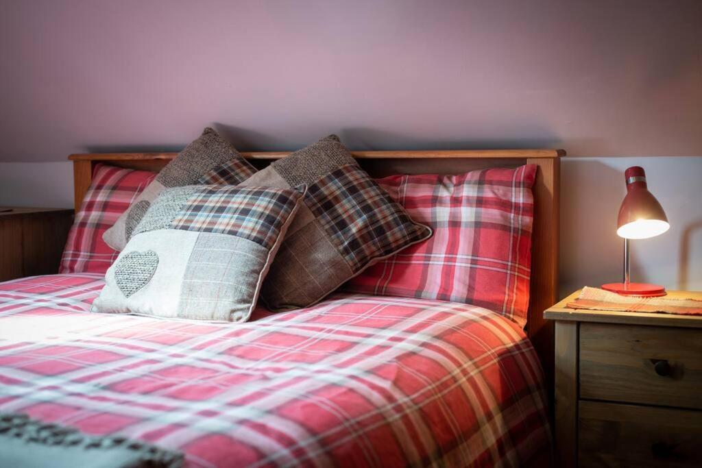 The Beeches Studio, Highlands Of Scotland Newtonmore Bagian luar foto